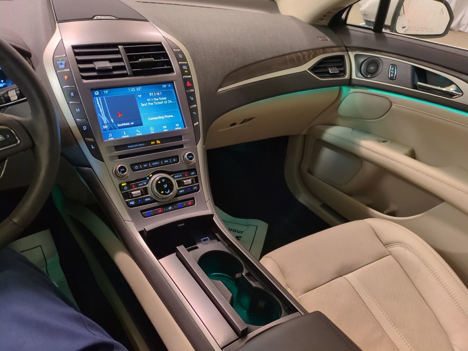 Used 2020 Lincoln MKZ Reserve w/ Elements Package image 21