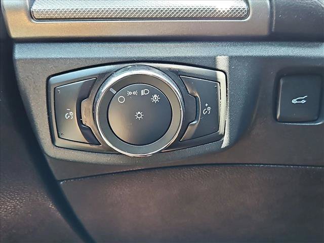 Used 2020 Ford Fusion SE FWD image 17
