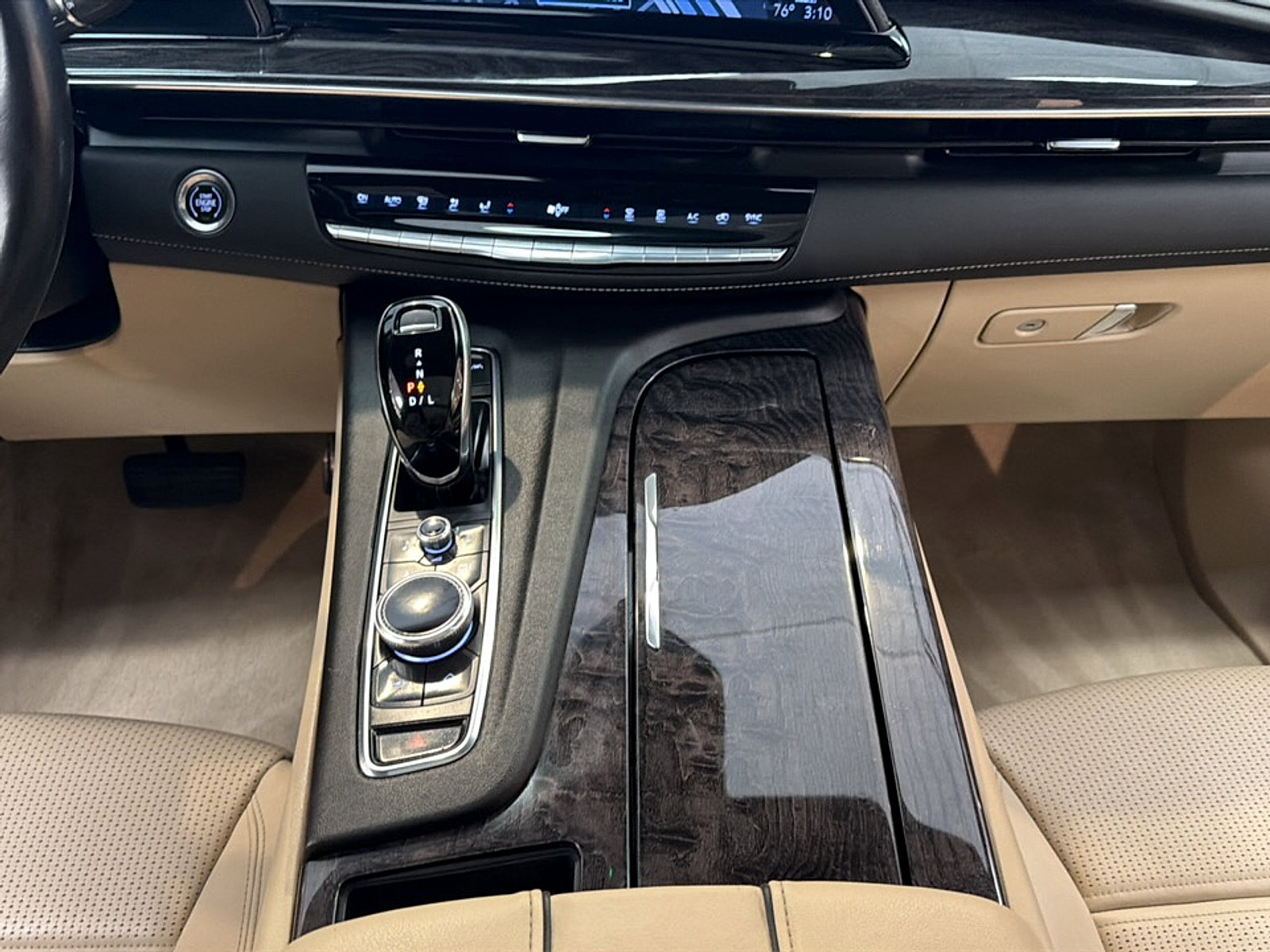 Used 2023 Cadillac Escalade ESV Premium Luxury RWD image 17