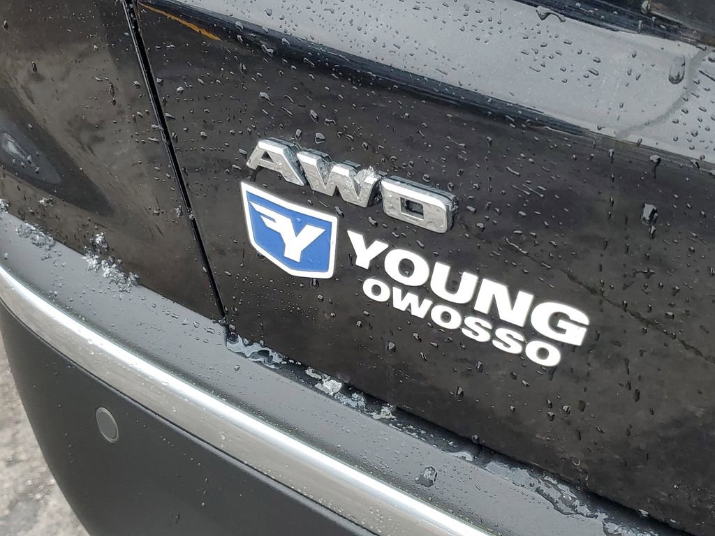 Used 2017 Cadillac XT5 Luxury w/ Driver Awareness Package image 37