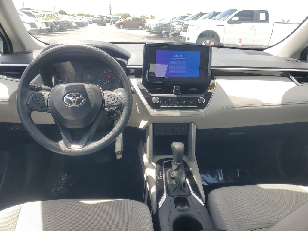 Used 2025 Toyota Corolla Cross L FWD image 9