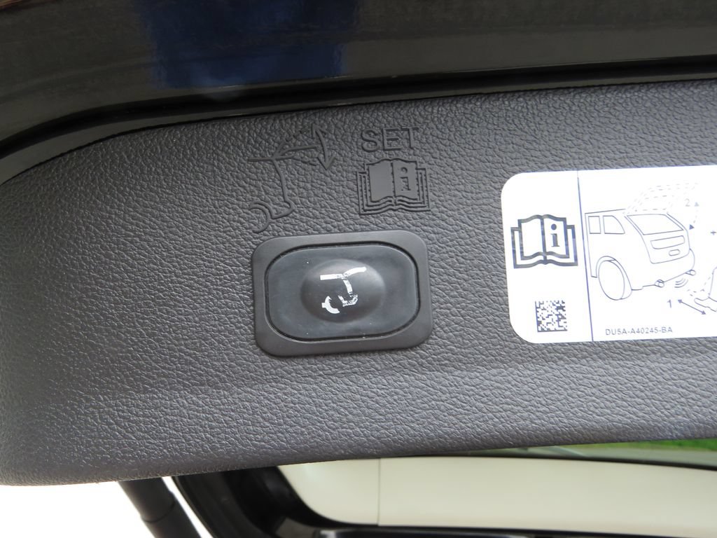 Used 2019 Ford Escape Titanium AWD/4WD image 18