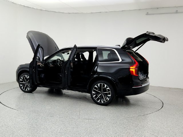 New 2026 Volvo XC90 B6 Plus w/ Protection Package AWD/4WD image 12