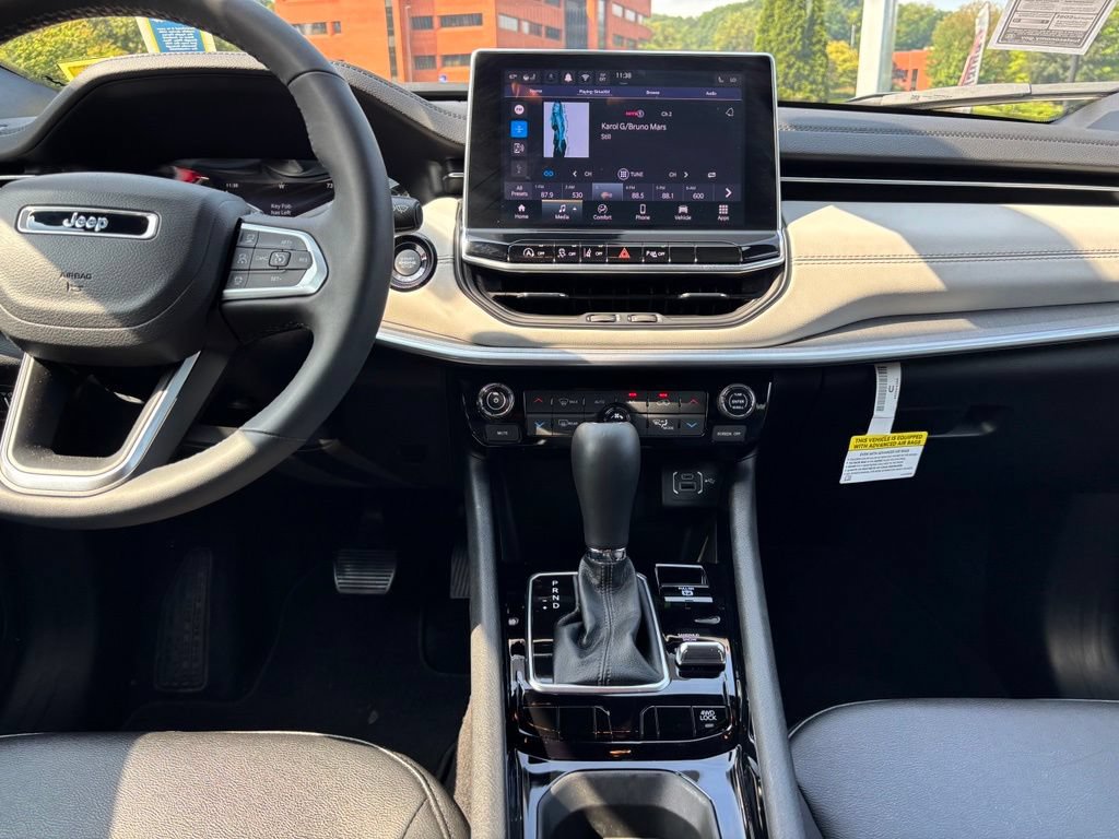 New 2026 Jeep Compass Limited AWD/4WD image 17