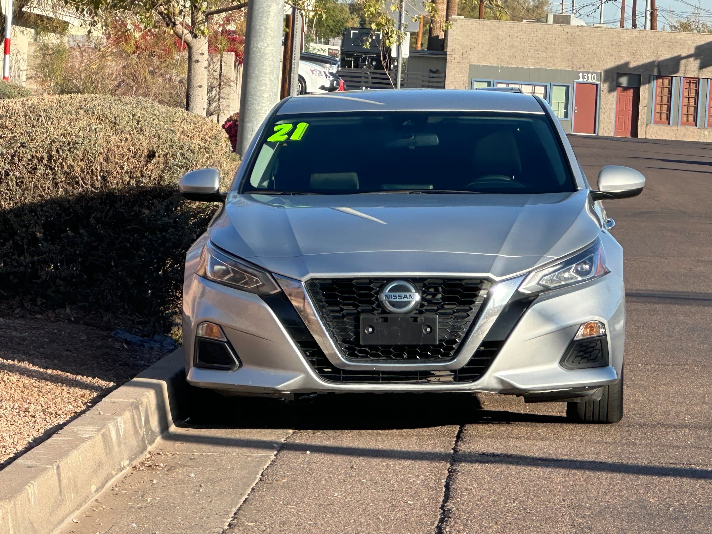 Used 2021 Nissan Altima 2.5 SV FWD image 2