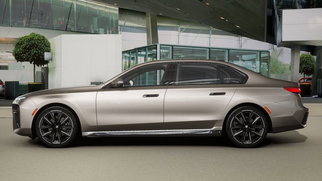 Used 2026 BMW 740i image 31