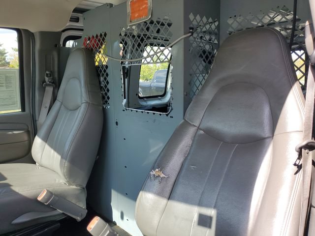 Used 2008 GMC Savana 3500 RWD image 10