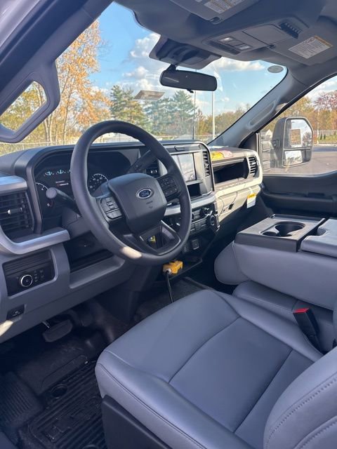 New 2025 Ford F450 XL w/ XL Chrome Package image 32