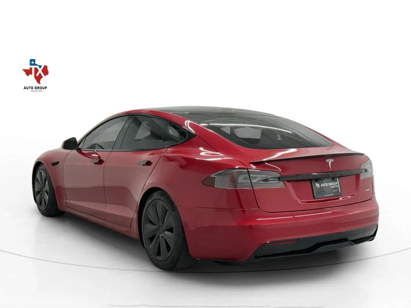 Used 2021 Tesla Model S Plaid image 4