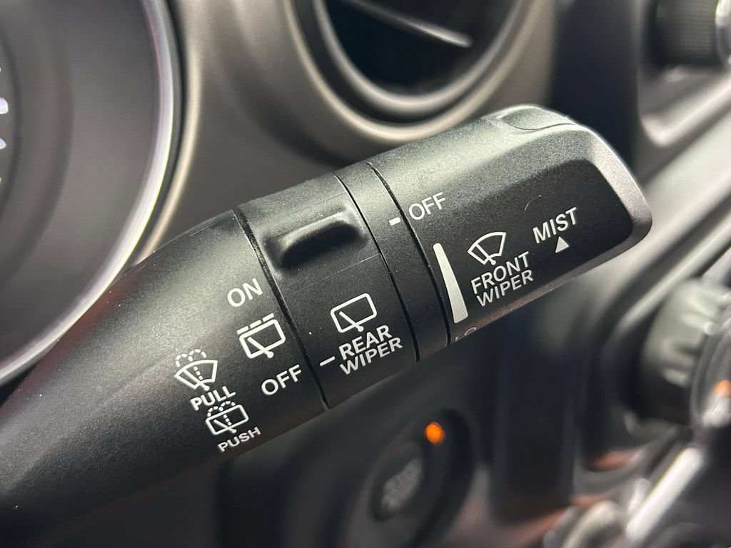 Used 2018 Jeep Wrangler Unlimited Sport AWD/4WD image 29