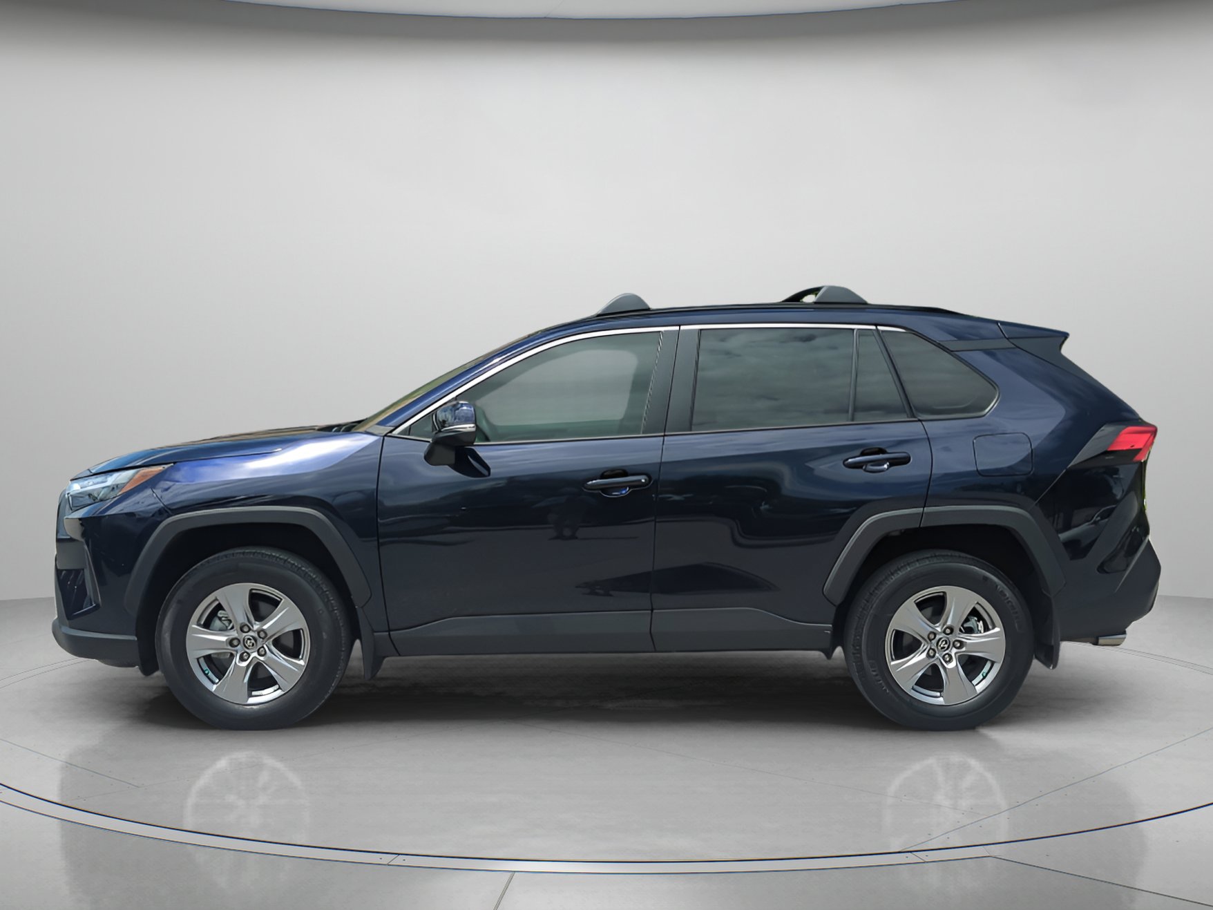 Used 2025 Toyota RAV4 XLE w/ Convenience Package FWD image 43