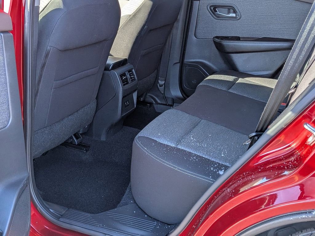 Used 2021 Nissan Rogue SV image 16