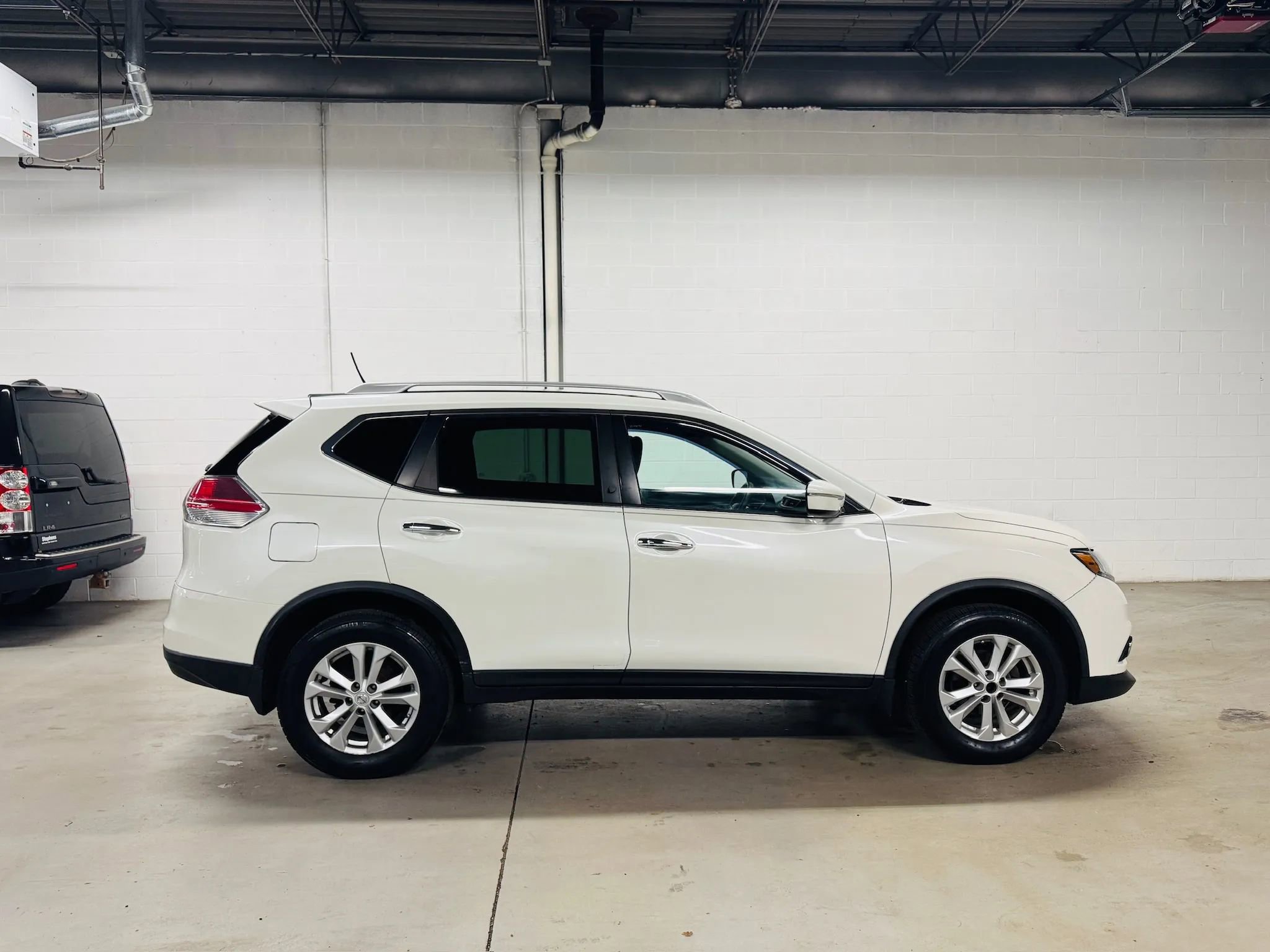 Used 2015 Nissan Rogue SV image 9