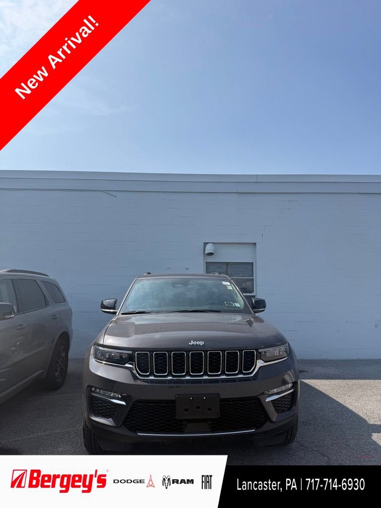 Used 2025 Jeep Grand Cherokee Limited AWD/4WD image 1