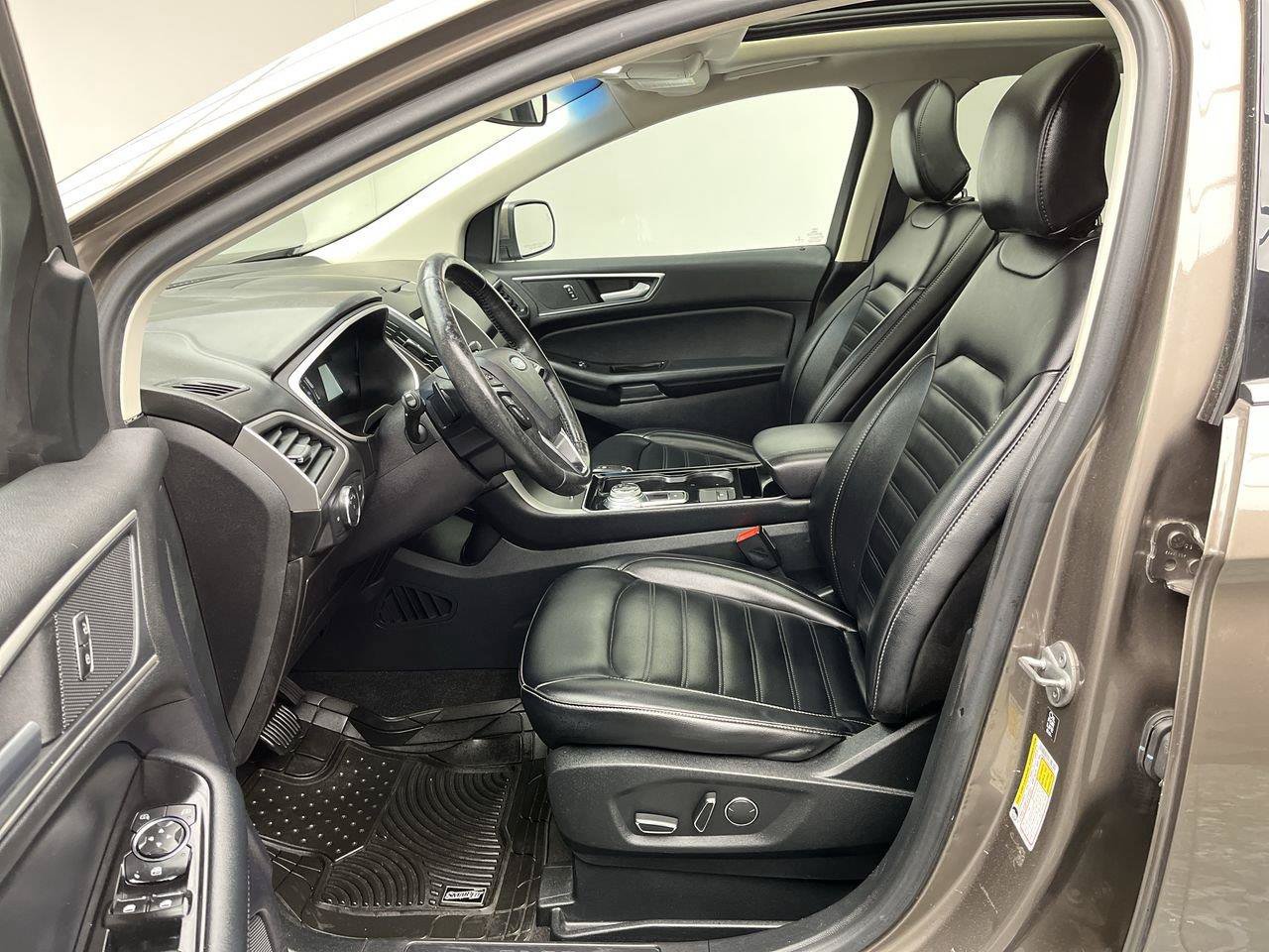 Used 2019 Ford Edge SEL w/ Equipment Group 201A AWD/4WD image 3
