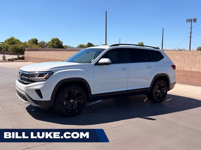 Used 2023 Volkswagen Atlas SE w/ Black Wheel Package
