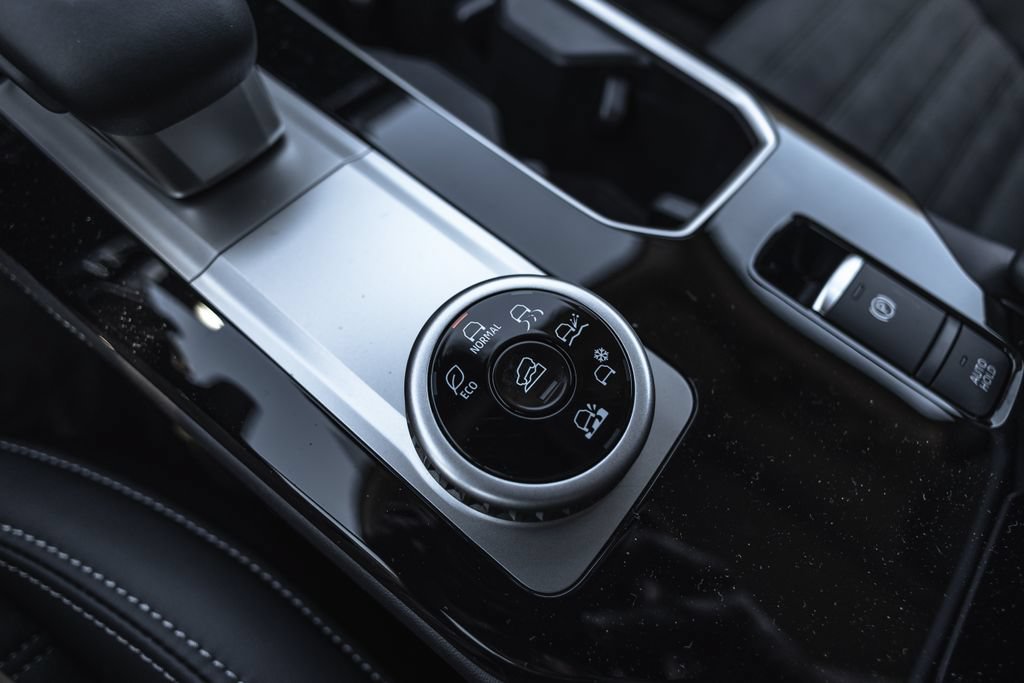 New 2026 Mitsubishi Outlander SE AWD/4WD image 16