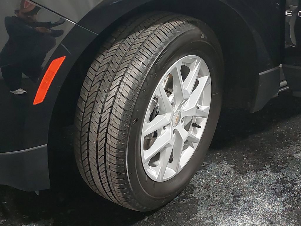 Used 2023 Chevrolet Equinox LT w/ Driver Convenience Package image 33