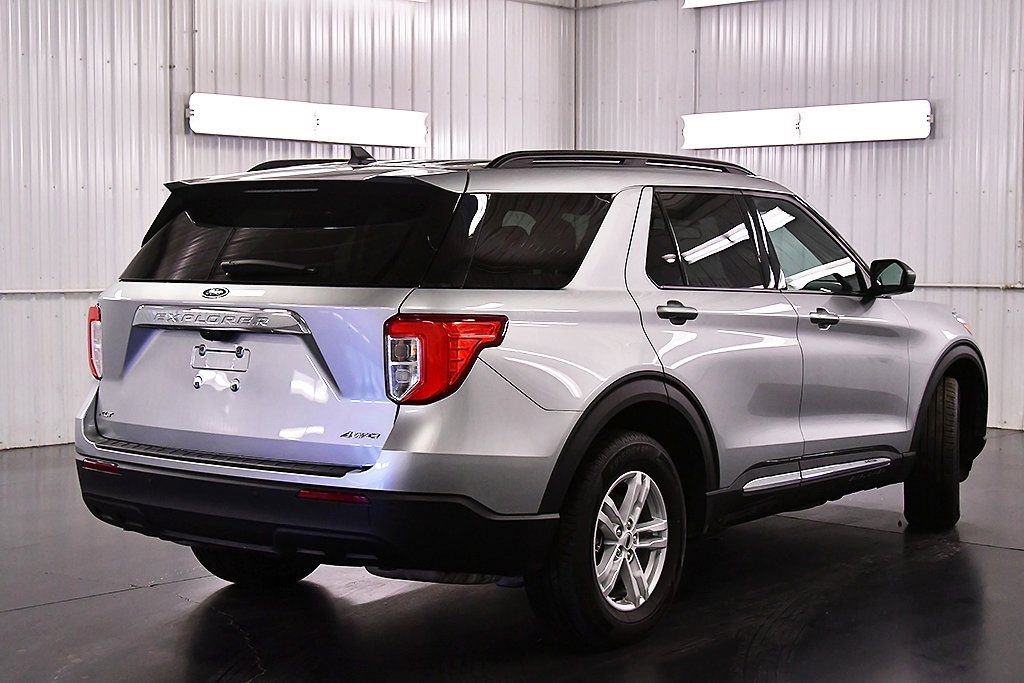 Used 2023 Ford Explorer XLT image 7