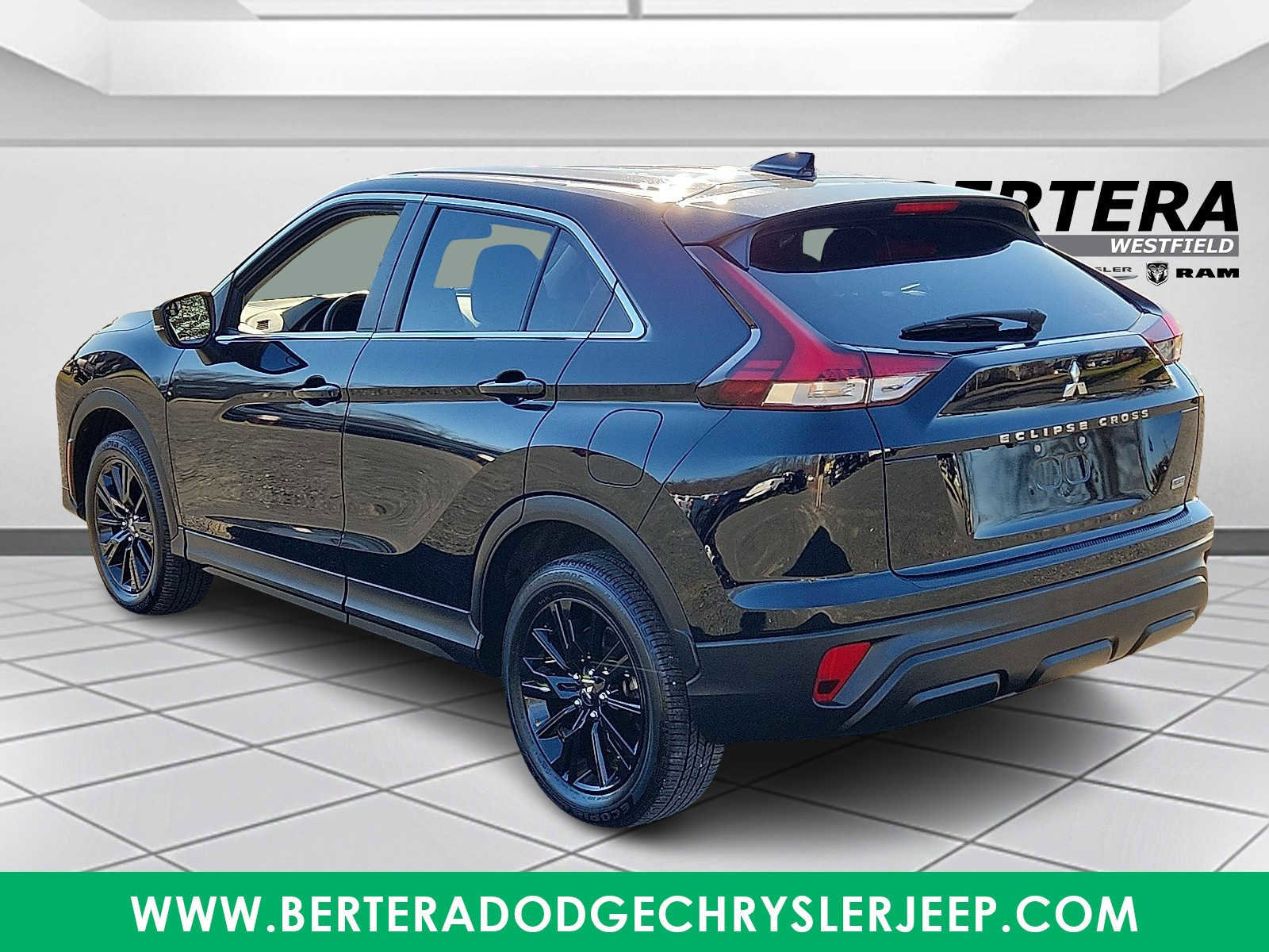 Used 2024 Mitsubishi Eclipse Cross LE image 4