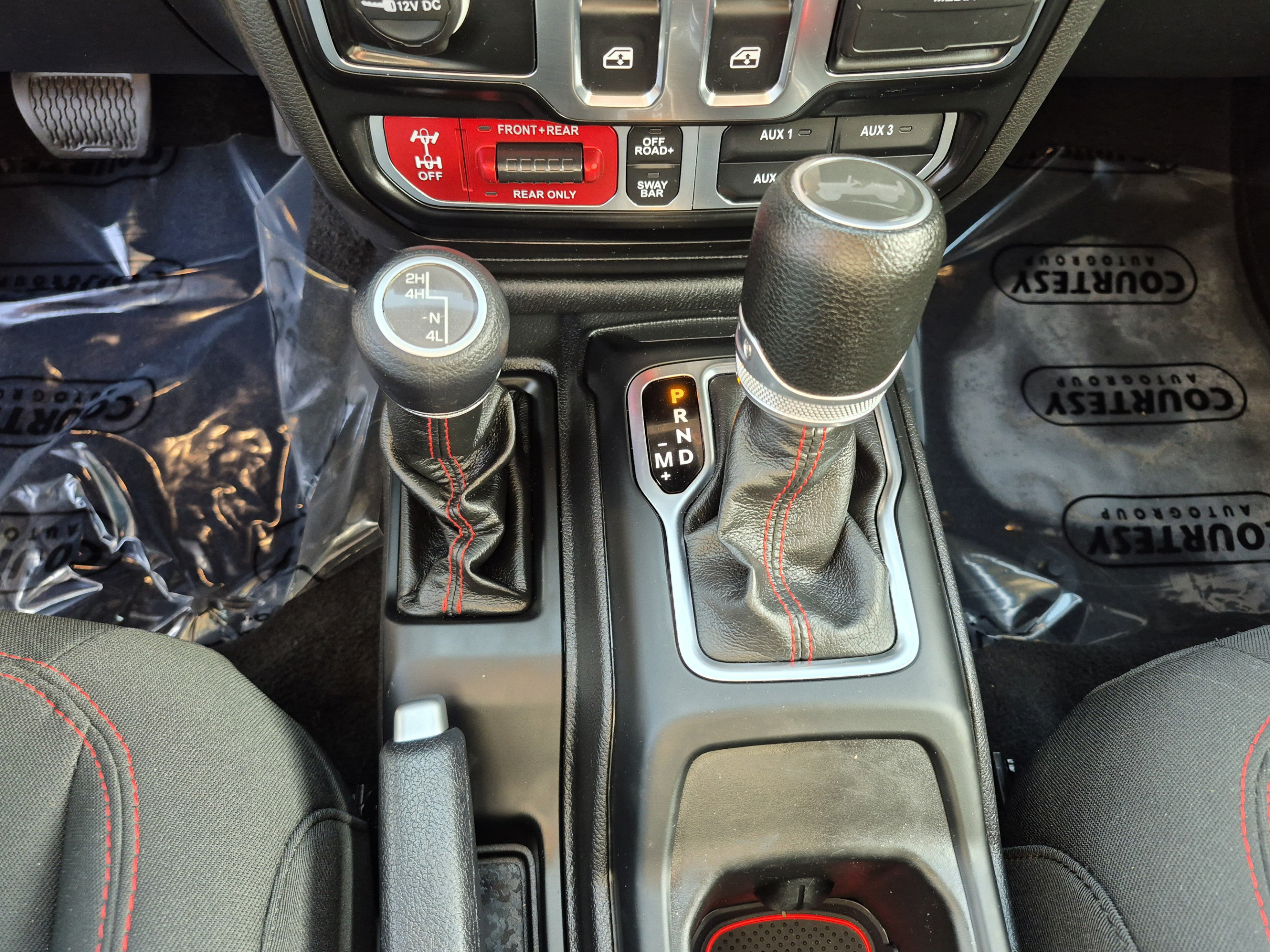 Used 2022 Jeep Wrangler Rubicon w/ LED Lighting Group AWD/4WD image 24