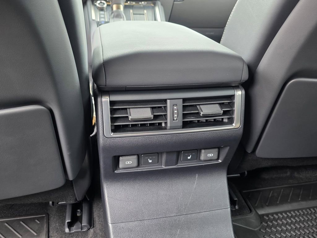 Used 2024 Lexus GX 550 image 17