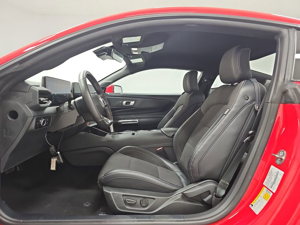 Used 2024 Ford Mustang Coupe image 10