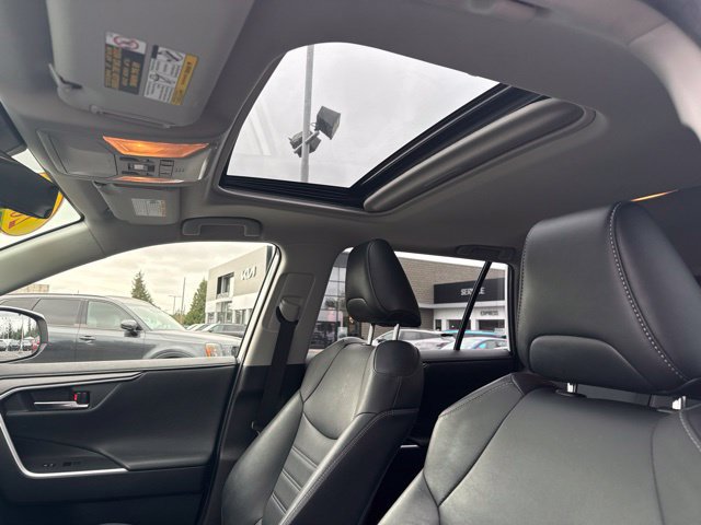 Used 2021 Toyota RAV4 Limited AWD/4WD image 23