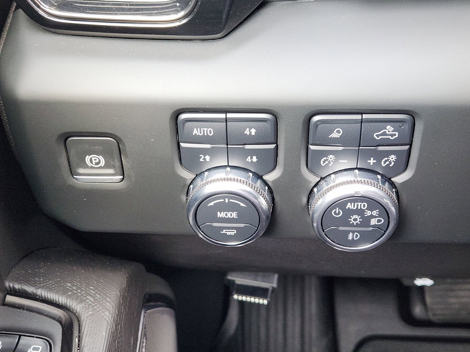 Certified 2024 GMC Sierra 2500 AT4X image 26