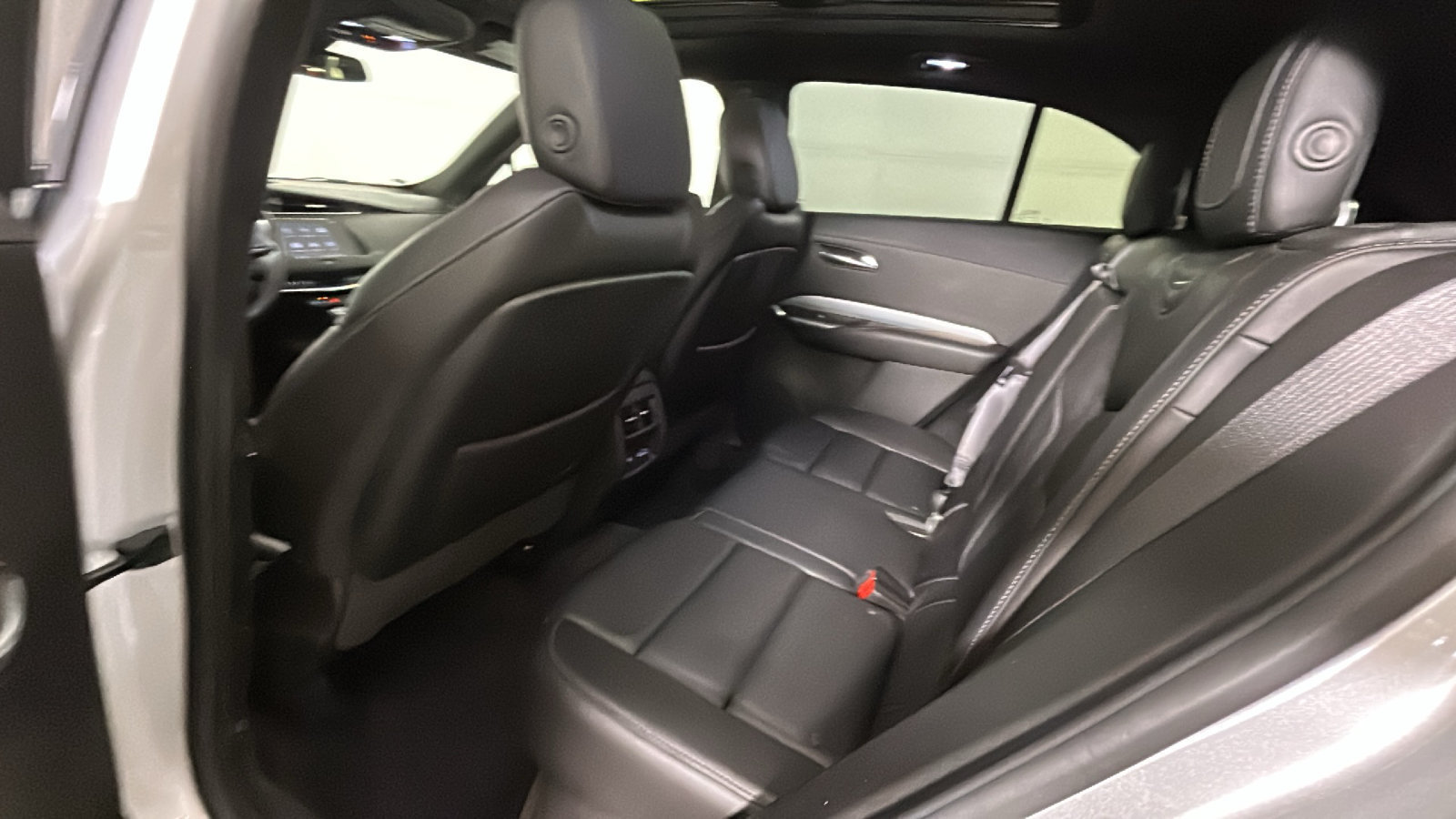 Used 2019 Cadillac XT4 Premium Luxury w/ Cold Weather Package AWD/4WD image 29
