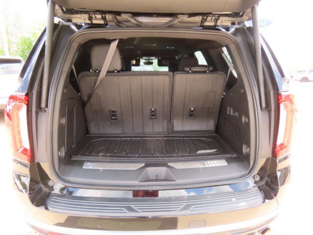 Used 2024 GMC Yukon Denali w/ Advanced Technology Package image 12
