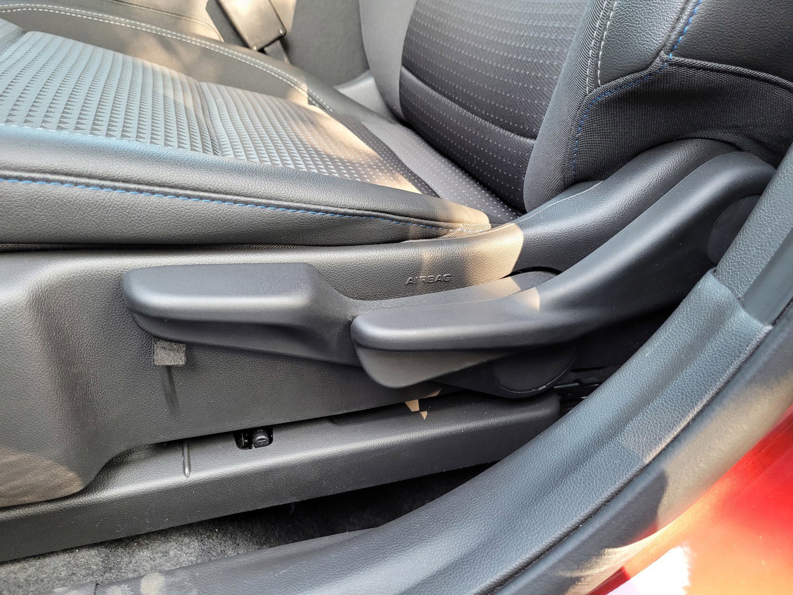 Used 2025 Chevrolet Trax LT w/ LT Convenience Package image 11