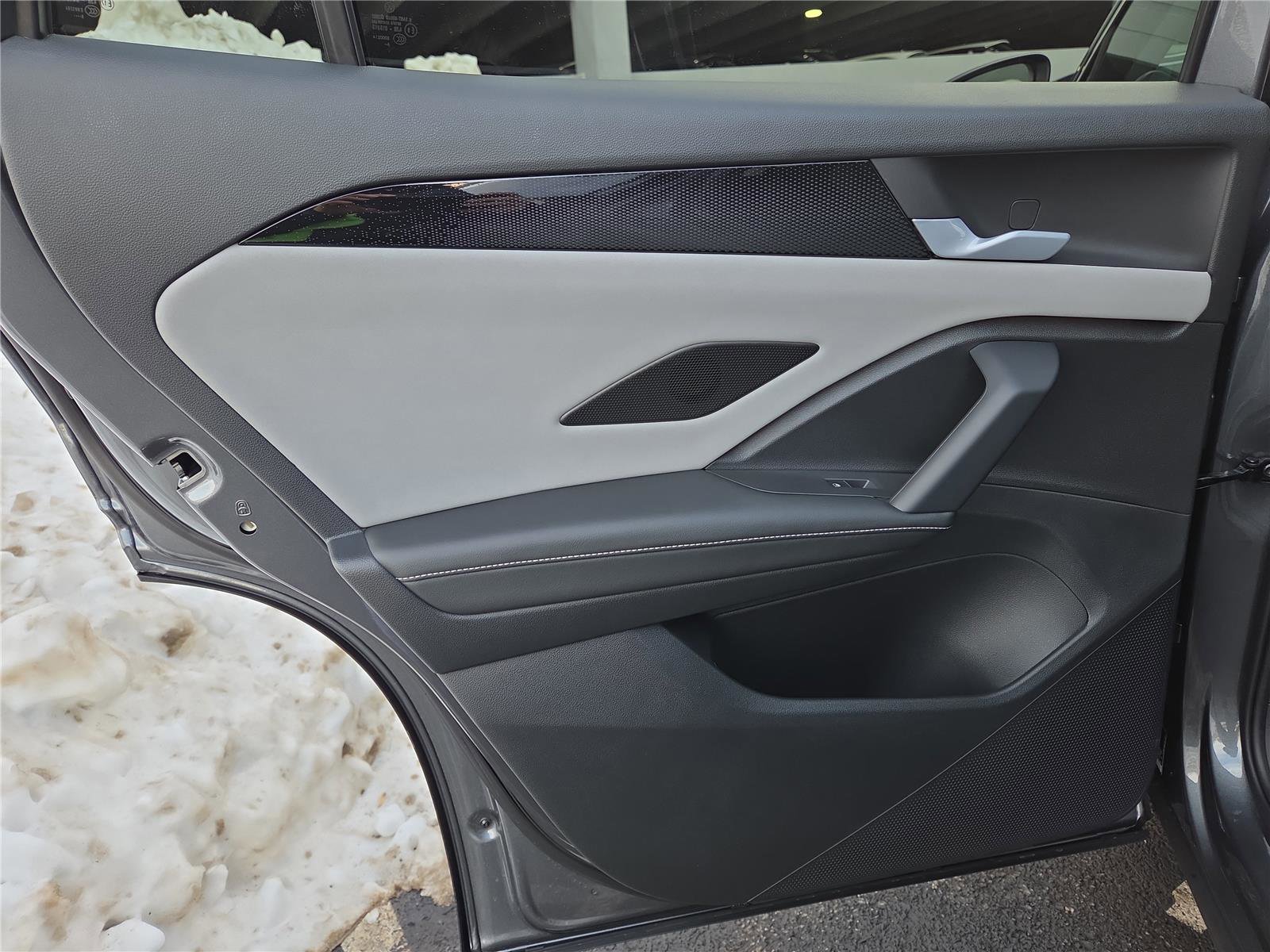 New 2026 Volkswagen Tiguan SE image 24