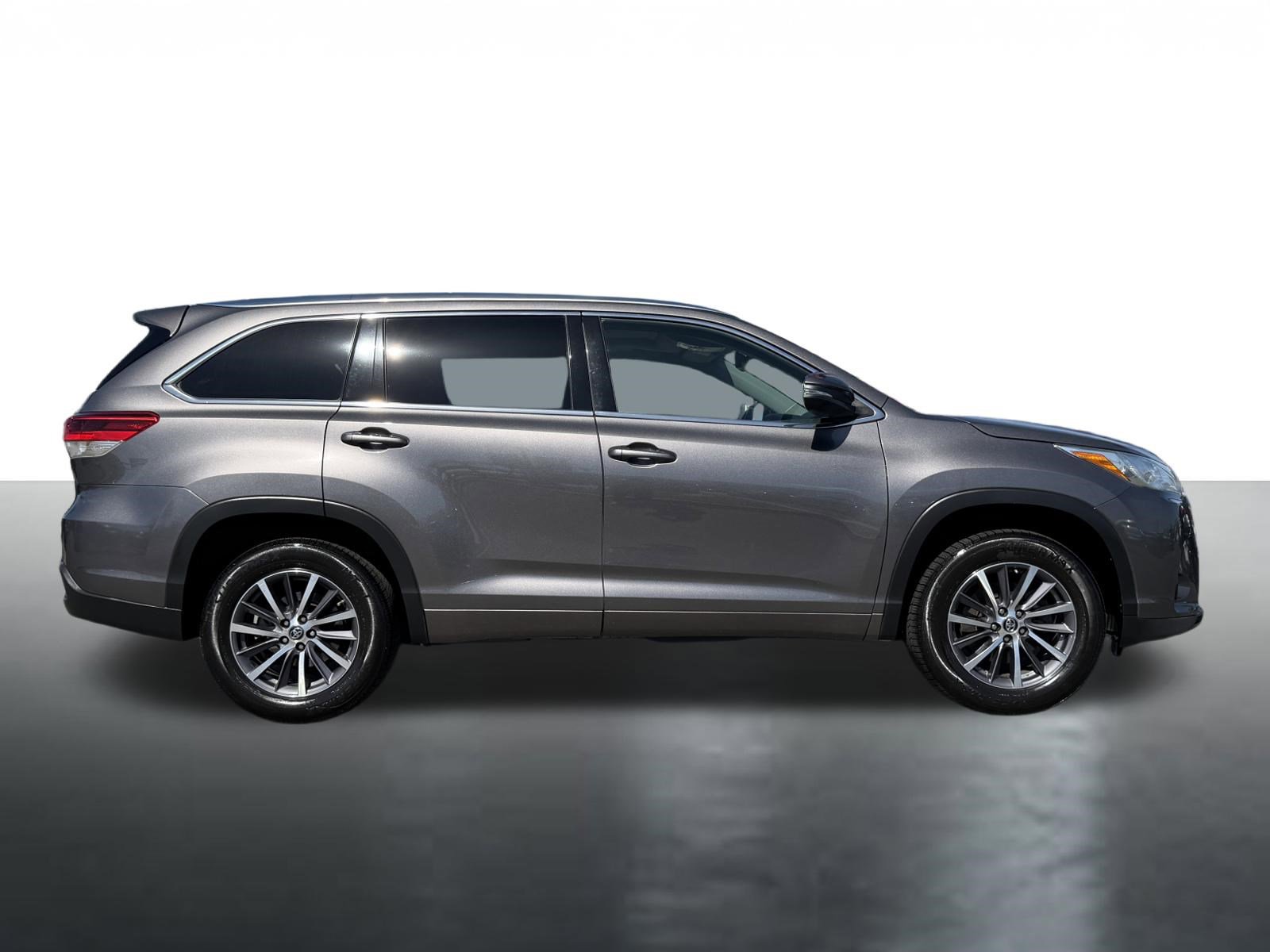 Used 2018 Toyota Highlander XLE FWD image 9