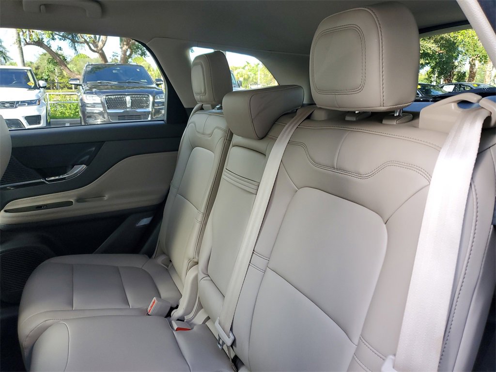 Used 2022 Lincoln Corsair FWD image 12