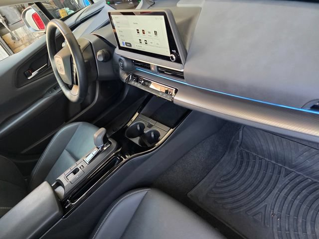 Used 2024 Toyota Prius XLE FWD image 17