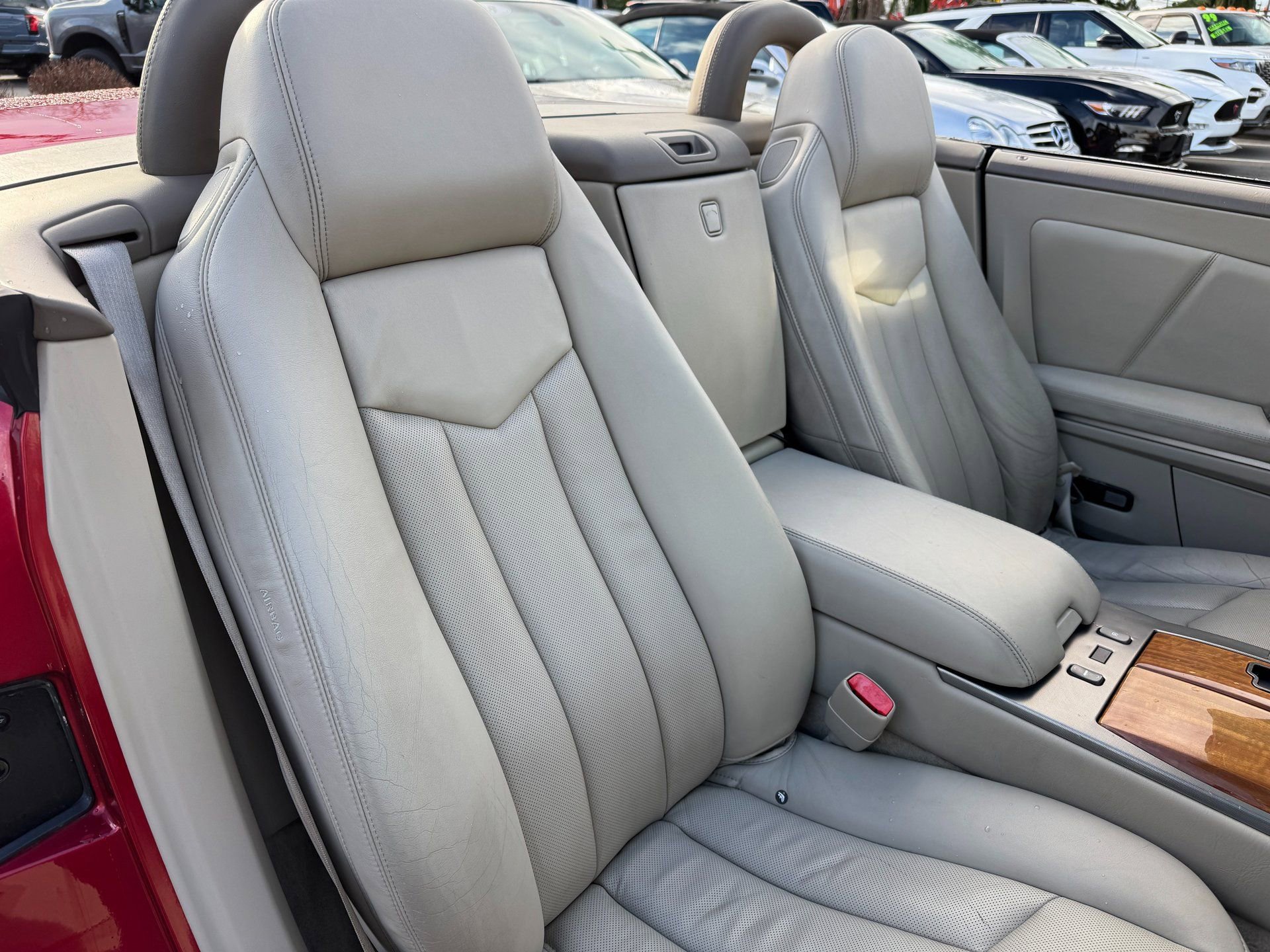 Used 2005 Cadillac XLR image 25