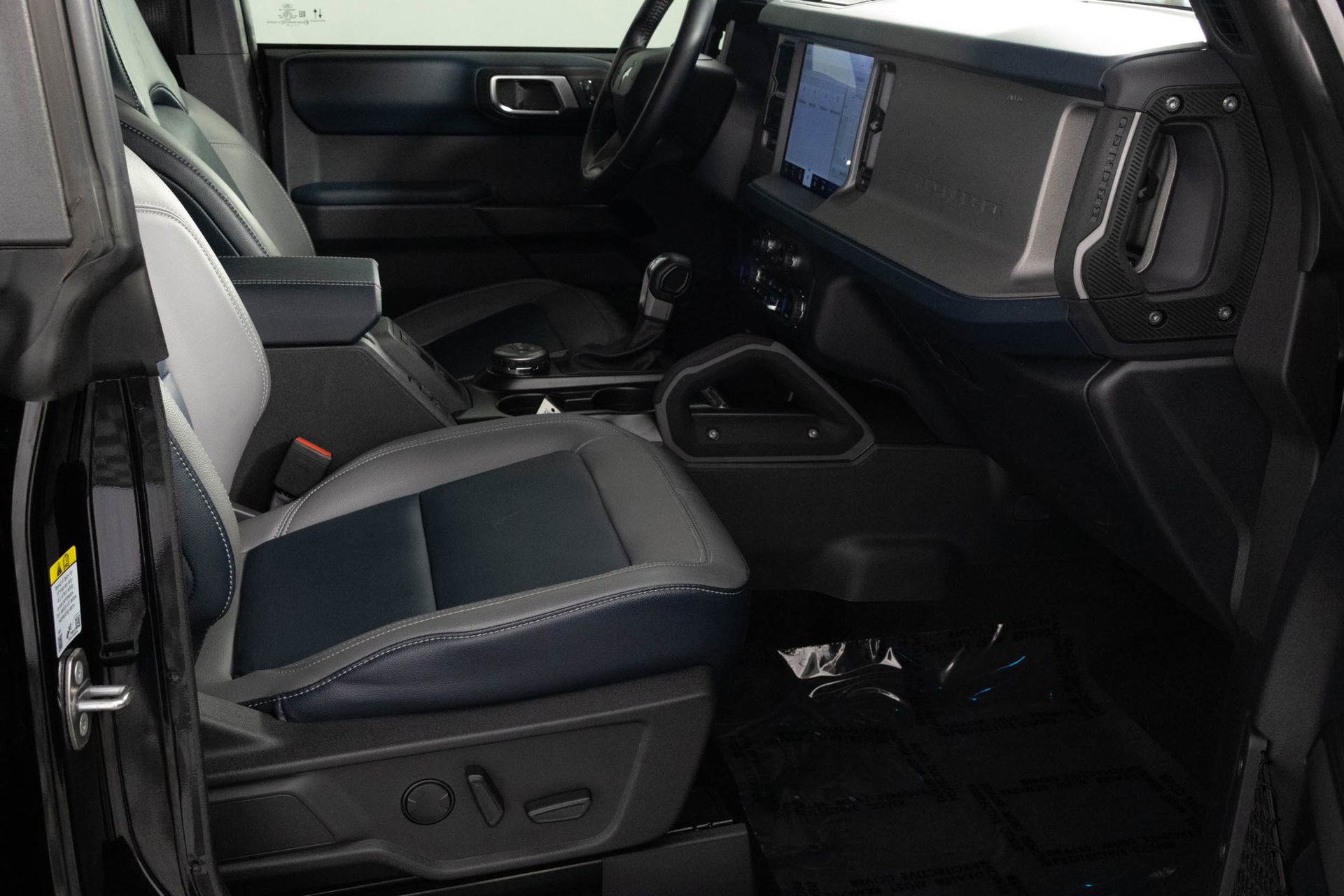 Used 2024 Ford Bronco Outer Banks AWD/4WD image 50