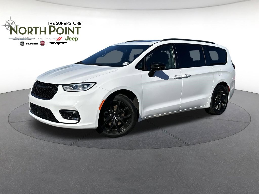 Certified 2025 Chrysler Pacifica Limited