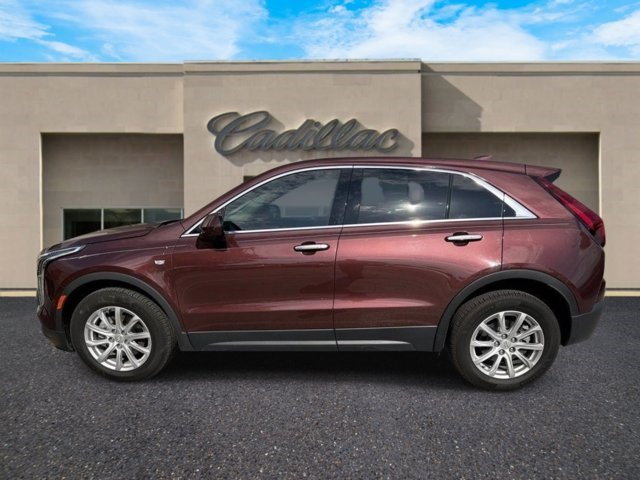 Certified 2023 Cadillac XT4 Luxury w/ Cold Weather Package FWD image 8