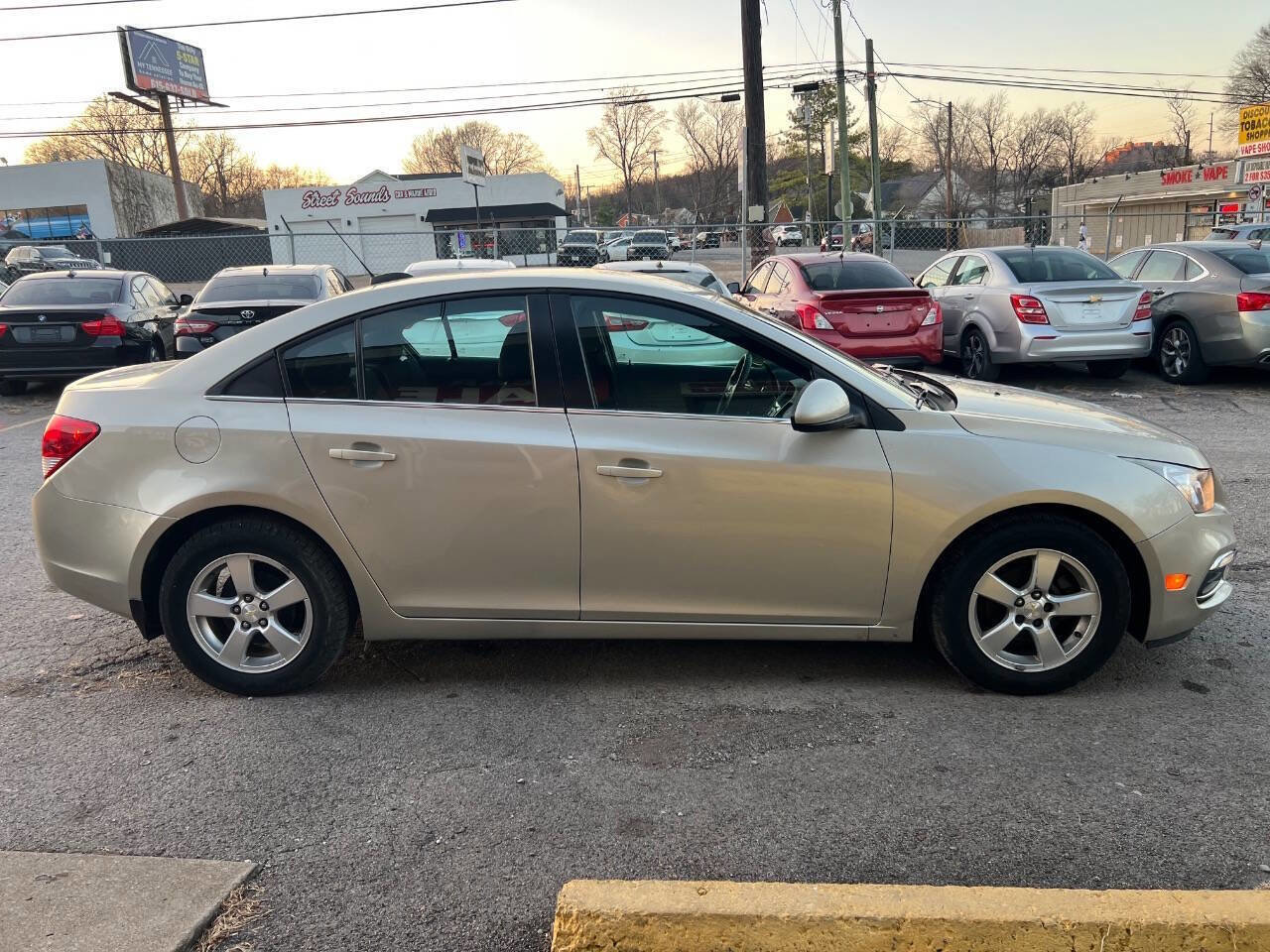 Used 2016 Chevrolet Cruze LT image 6