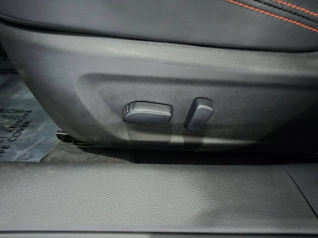 Used 2025 Nissan Altima 2.5 SR FWD image 14