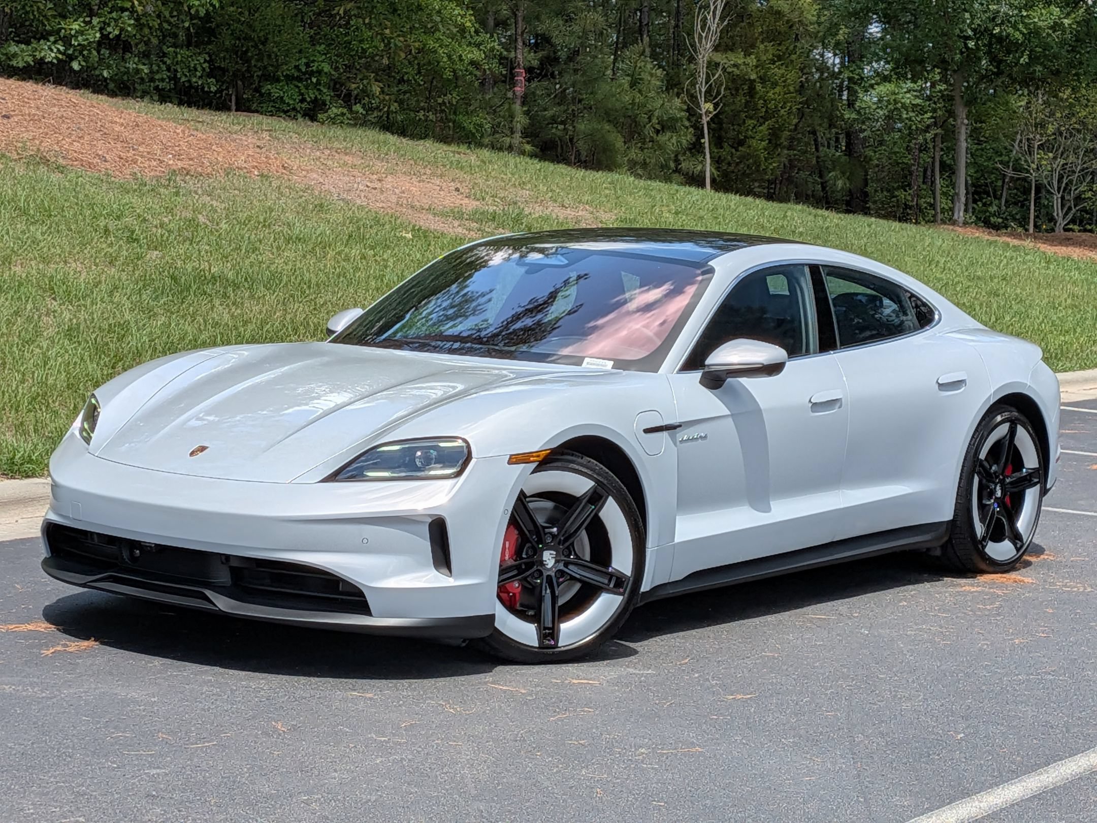New 2026 Porsche Taycan 4S AWD/4WD image 1