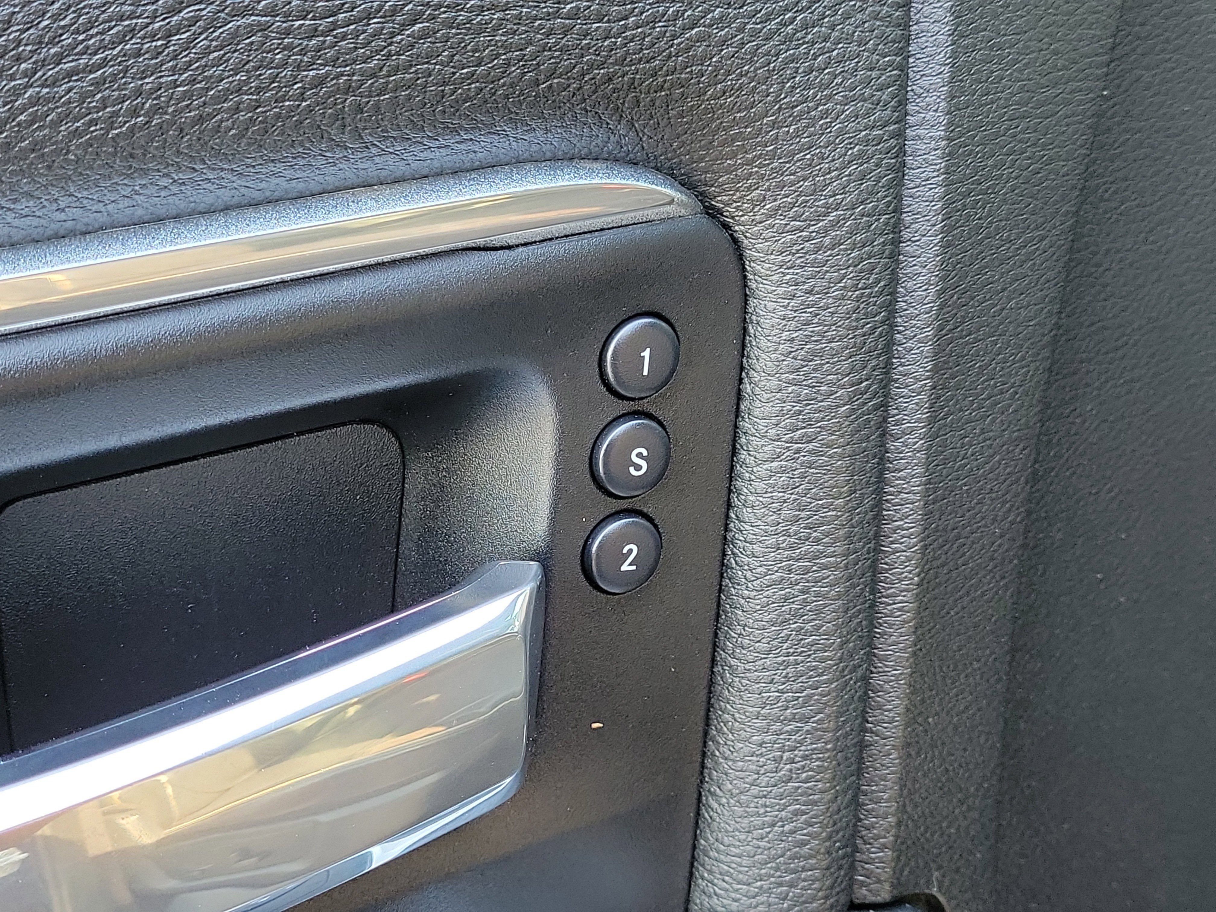 Used 2022 RAM 3500 Laramie w/ Night Edition image 17