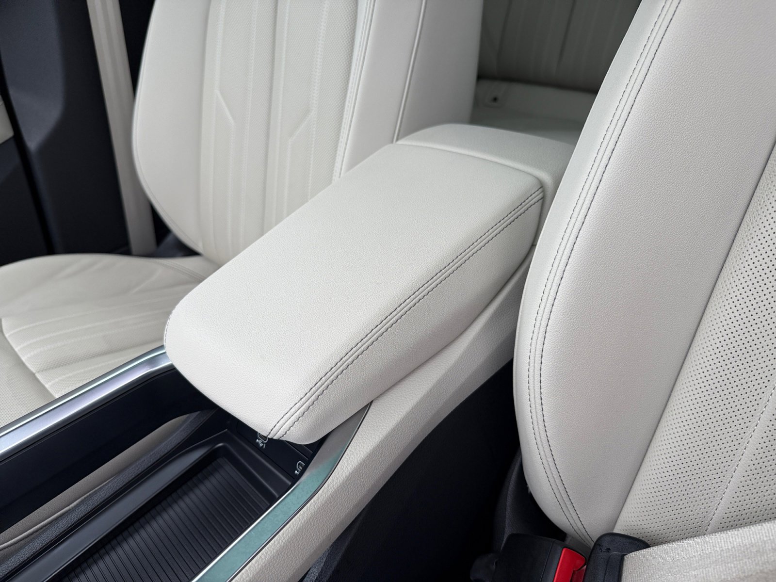 Used 2023 Audi e-tron Premium Plus w/ Premium Plus Package image 14