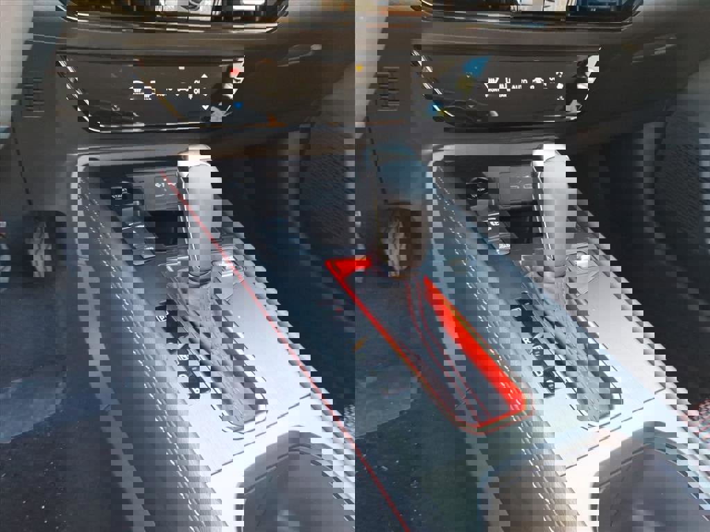 New 2026 Nissan Kicks SR w/ SR Premium Package image 10