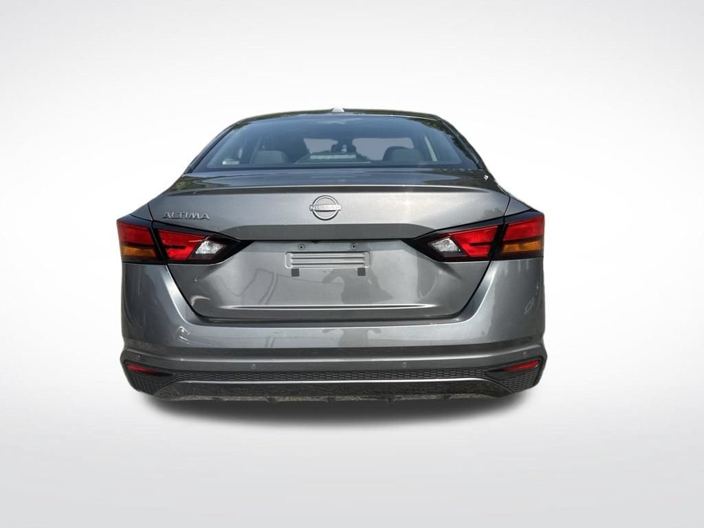 Used 2025 Nissan Altima 2.5 SV FWD image 5
