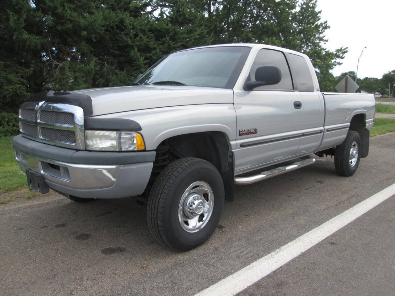 Used 1999 Dodge Ram 2500 Truck 4x4 Quad Cab image 2