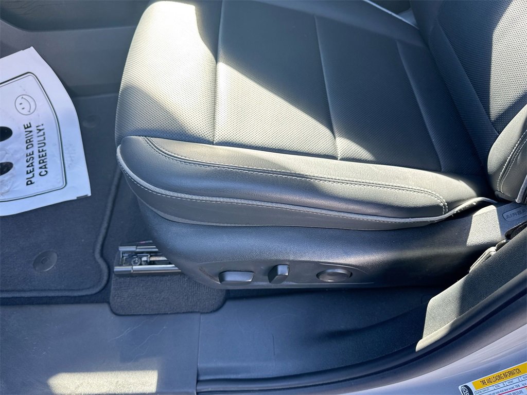 Used 2025 Chevrolet Silverado EV LT image 14