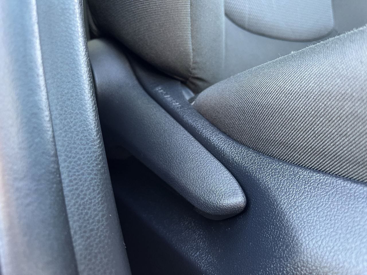 Used 2025 Toyota RAV4 XLE AWD/4WD image 25